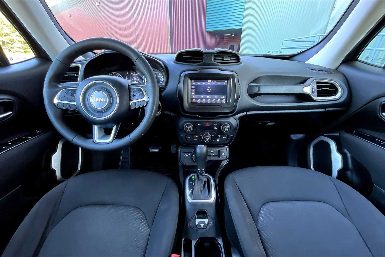 2021 Jeep Renegade Sport photo 13
