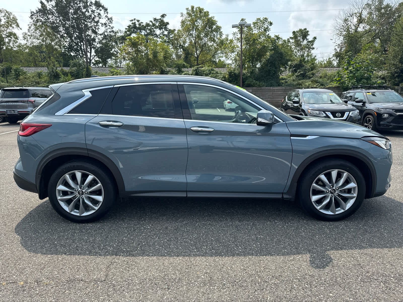 2022 Infiniti QX50 Essential AWD photo 4
