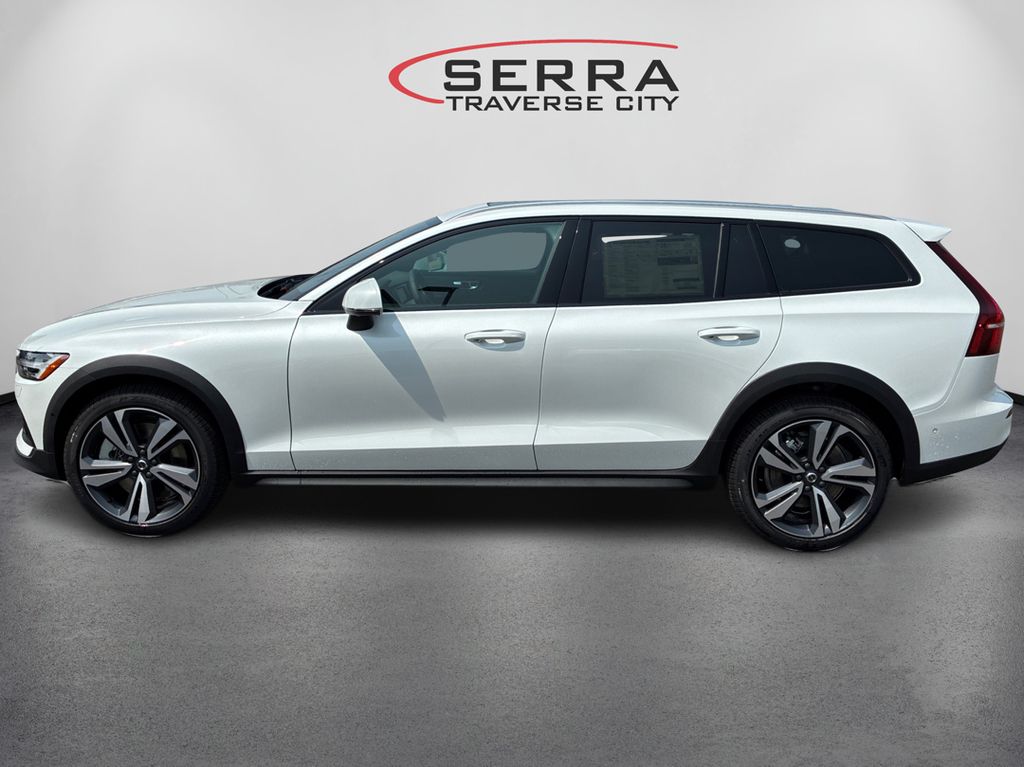 2026 Volvo V60 Cross Country B5 AWD Plus photo 8