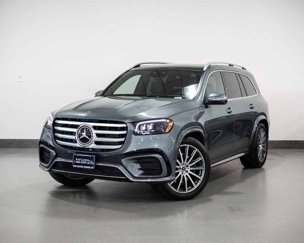 2025 Mercedes-Benz GLS Base's photo