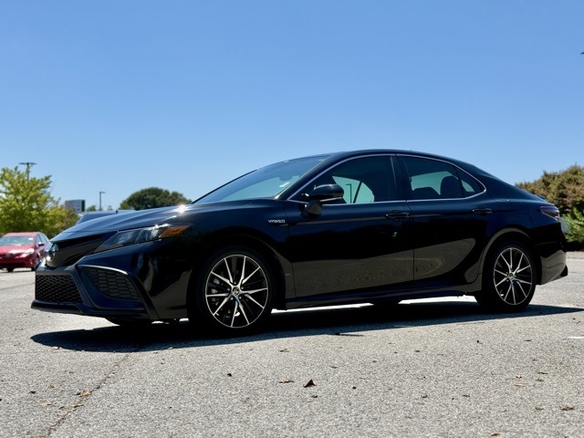 2021 Toyota Camry Hybrid SE photo 4