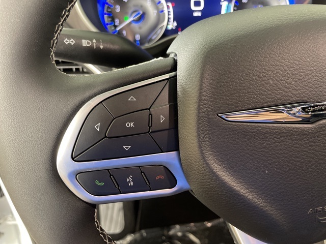 2025 Chrysler Pacifica photo 19