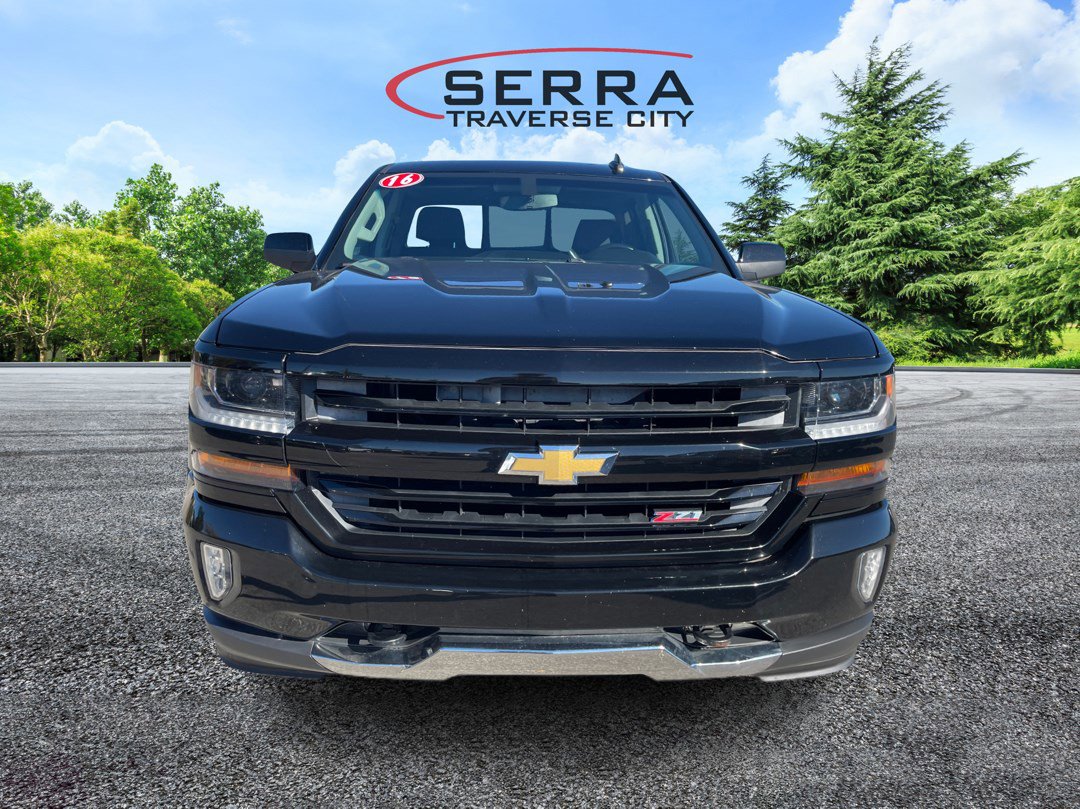 2016 Chevrolet Silverado 1500 LT photo 2
