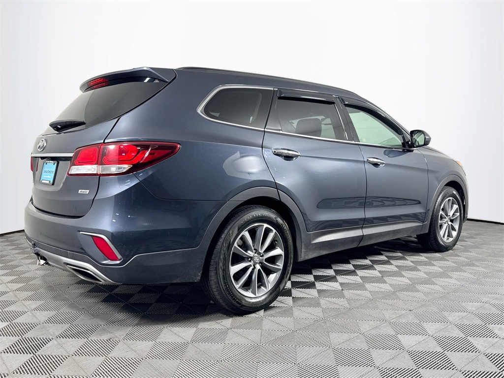 2017 Hyundai Santa Fe SE photo 11