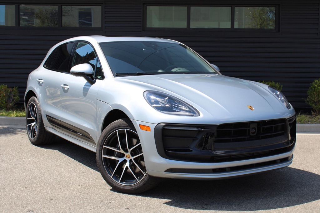 2024 Porsche Macan Base photo 9
