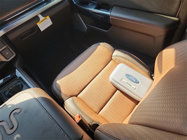 2025 Ford F-450 King Ranch photo 12