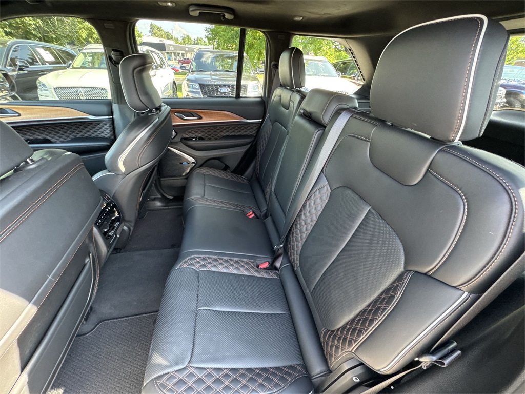 2023 Jeep Grand Cherokee Summit photo 23