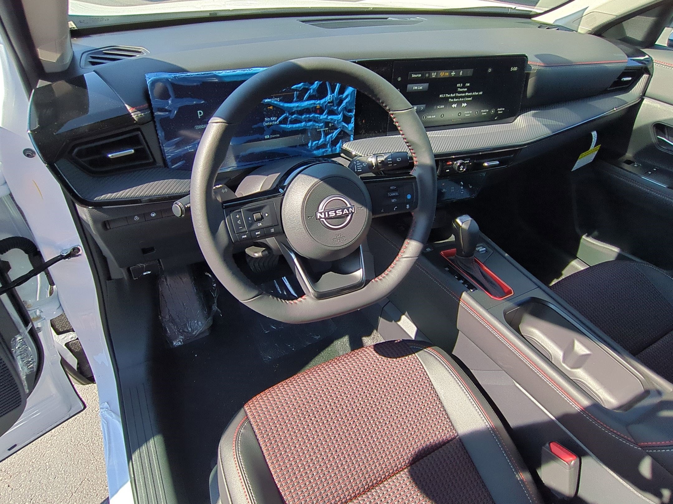 2025 Nissan Kicks SR photo 8