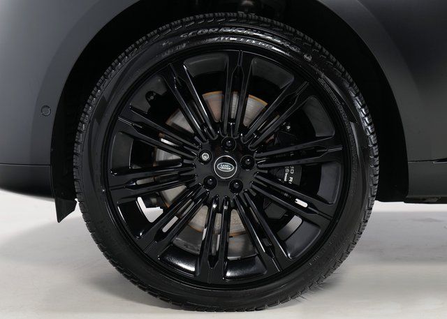 2024 Land Rover Range Rover SE photo 8