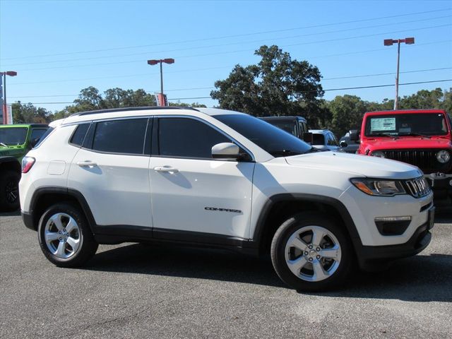 2020 Jeep Compass Latitude photo 2