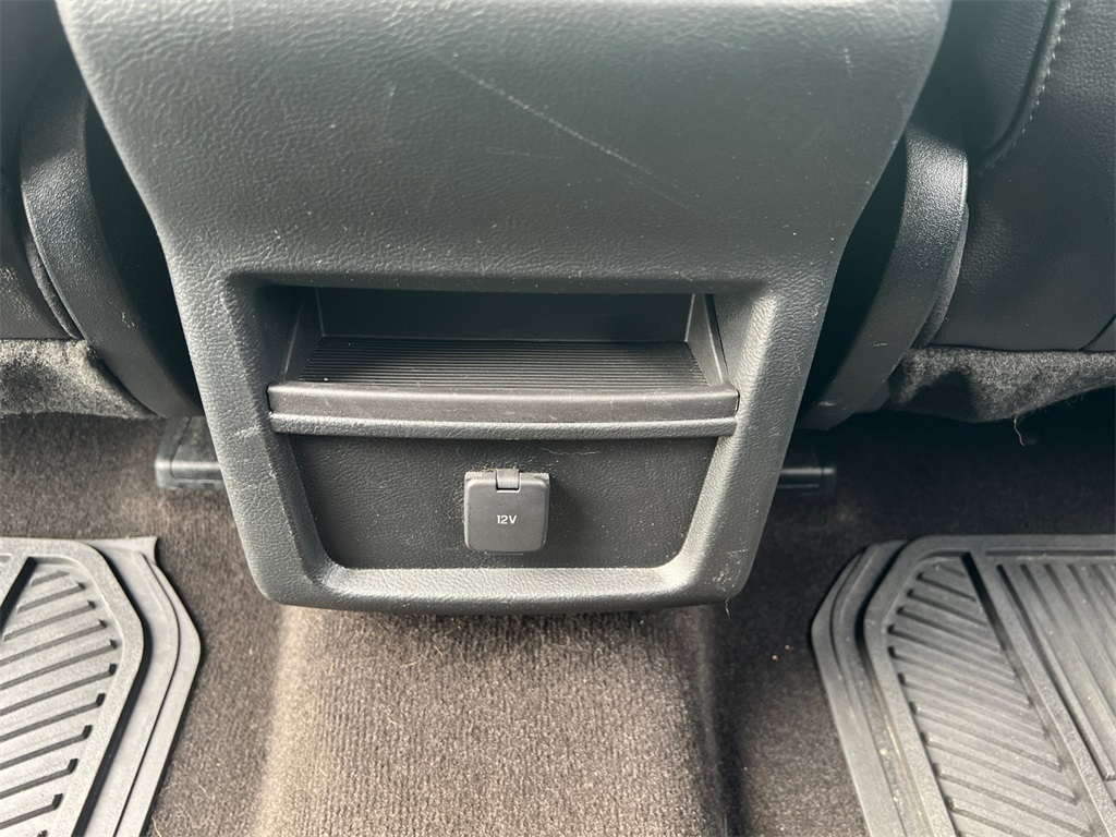 2020 Ford Edge SEL photo 28
