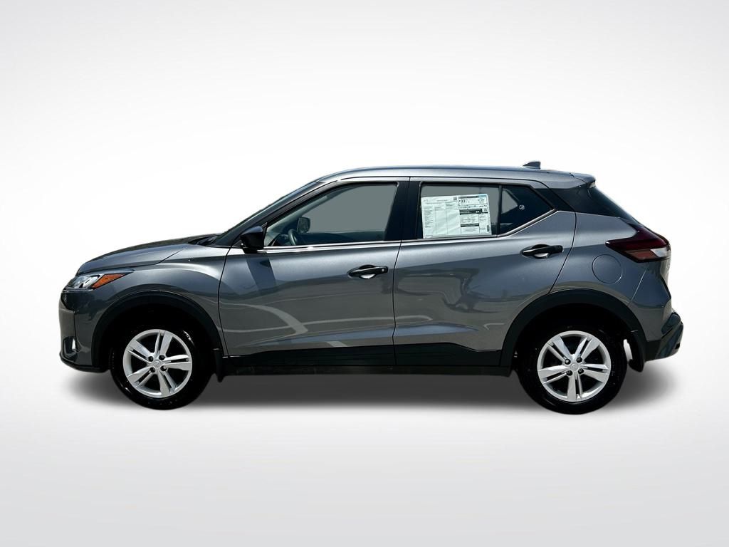 2025 Nissan Kicks Play S photo 3
