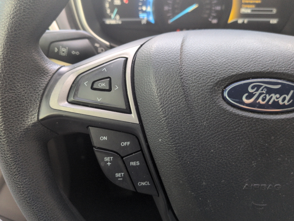 2020 Ford Fusion SE photo 12