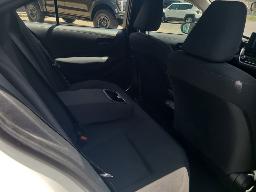 2023 Toyota Corolla LE photo 24