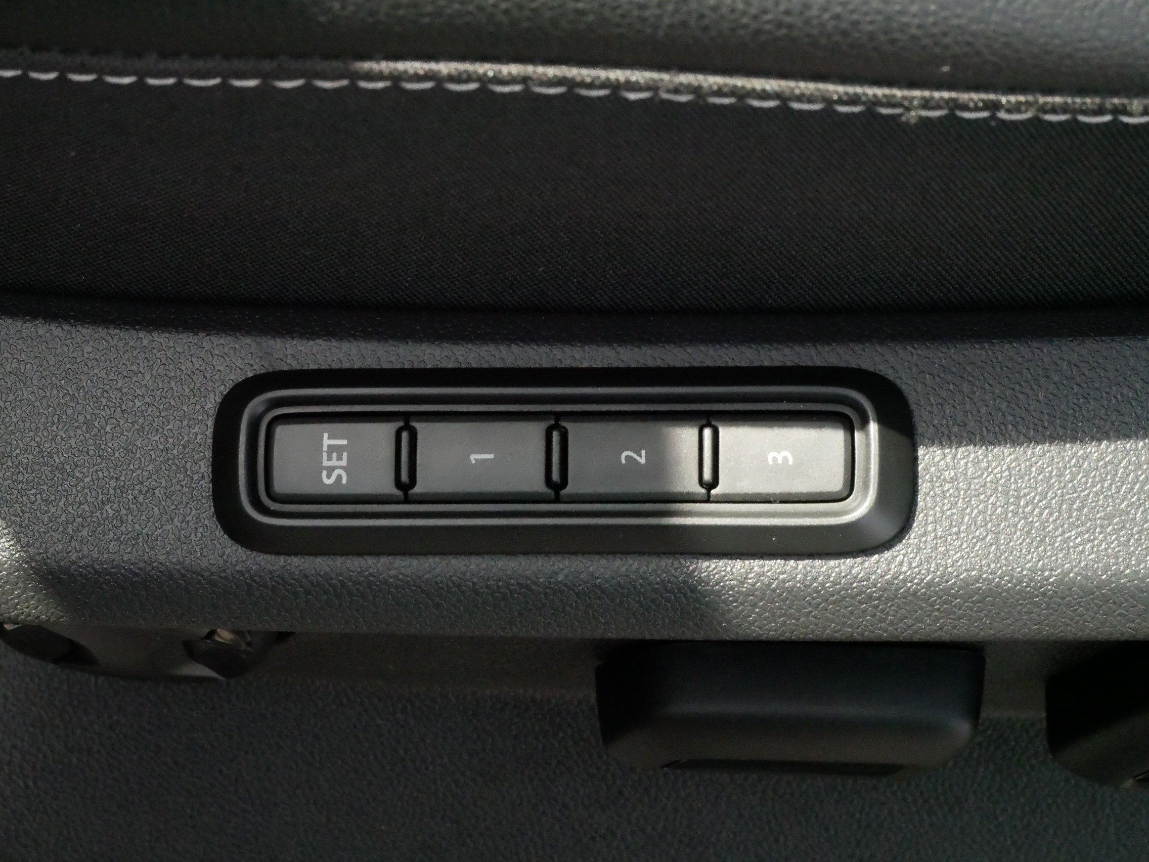 2024 Volkswagen Atlas SE photo 20