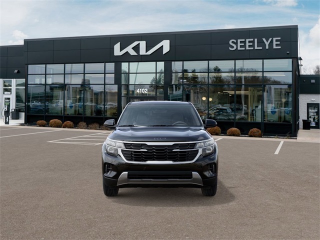 2025 Kia Seltos LX photo 2
