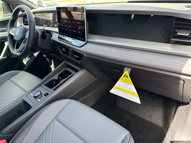 2025 Volkswagen Tiguan SE R-Line Black photo 16