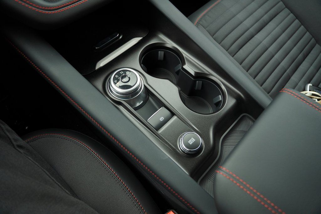 2025 Ford Explorer ST-Line photo 16