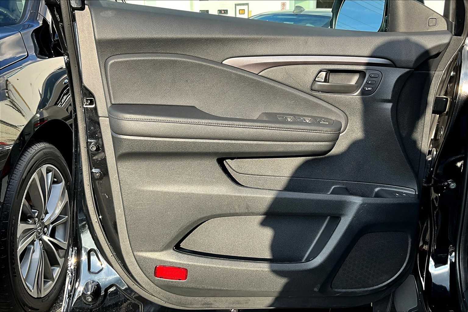 2025 Honda Passport EX-L photo 19