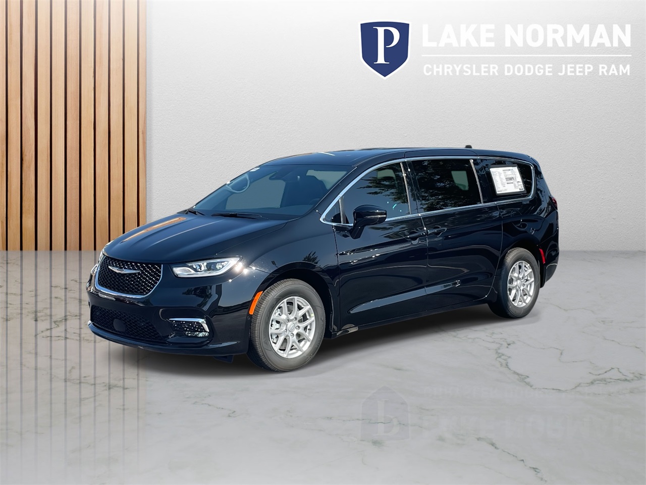 2026 Chrysler Pacifica photo 2
