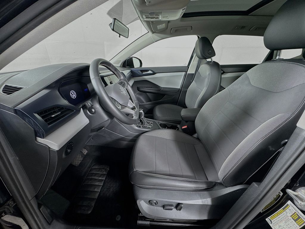 2022 Volkswagen Taos SE photo 20