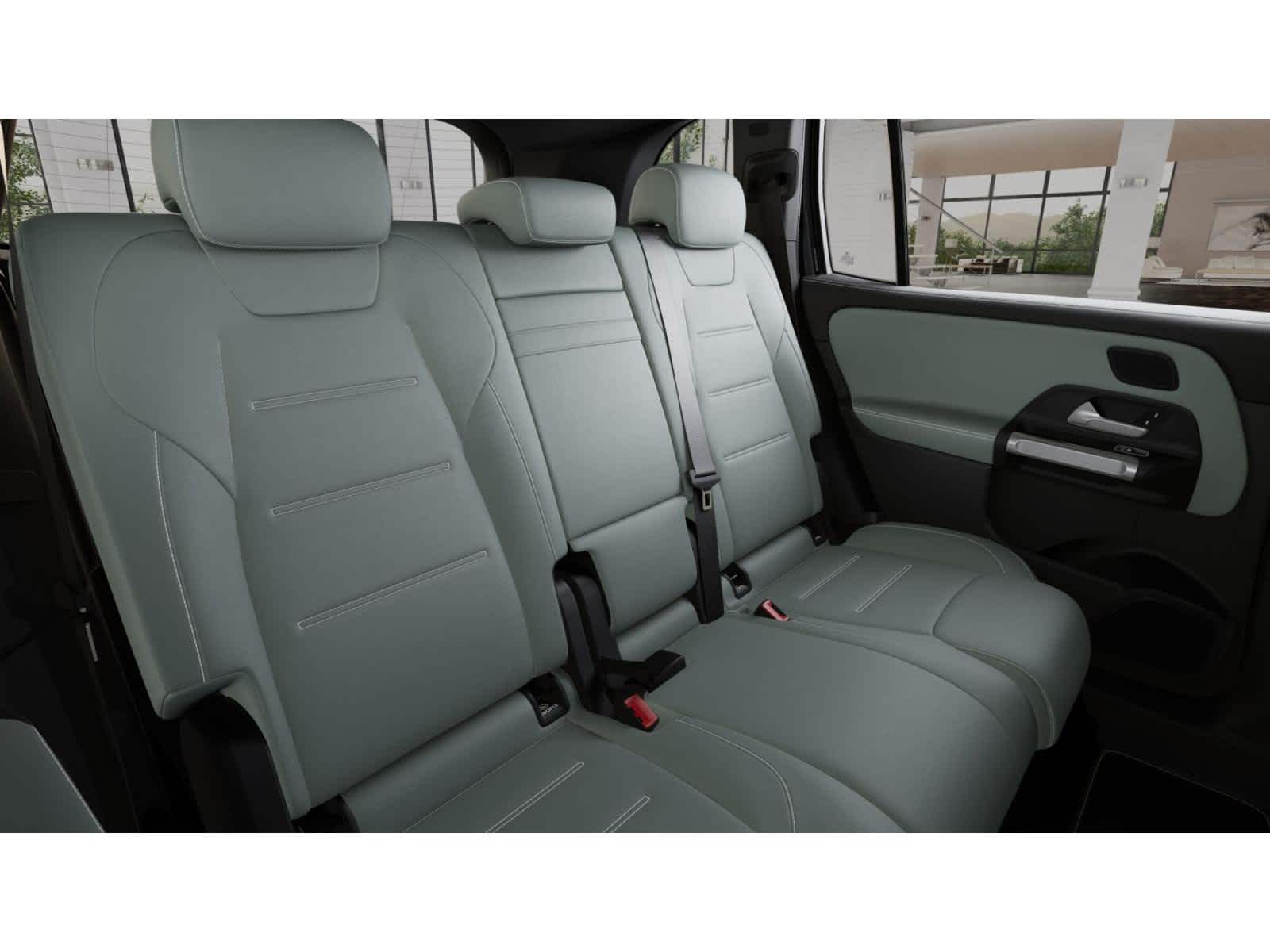 2026 Mercedes Benz GLB 250 photo 3