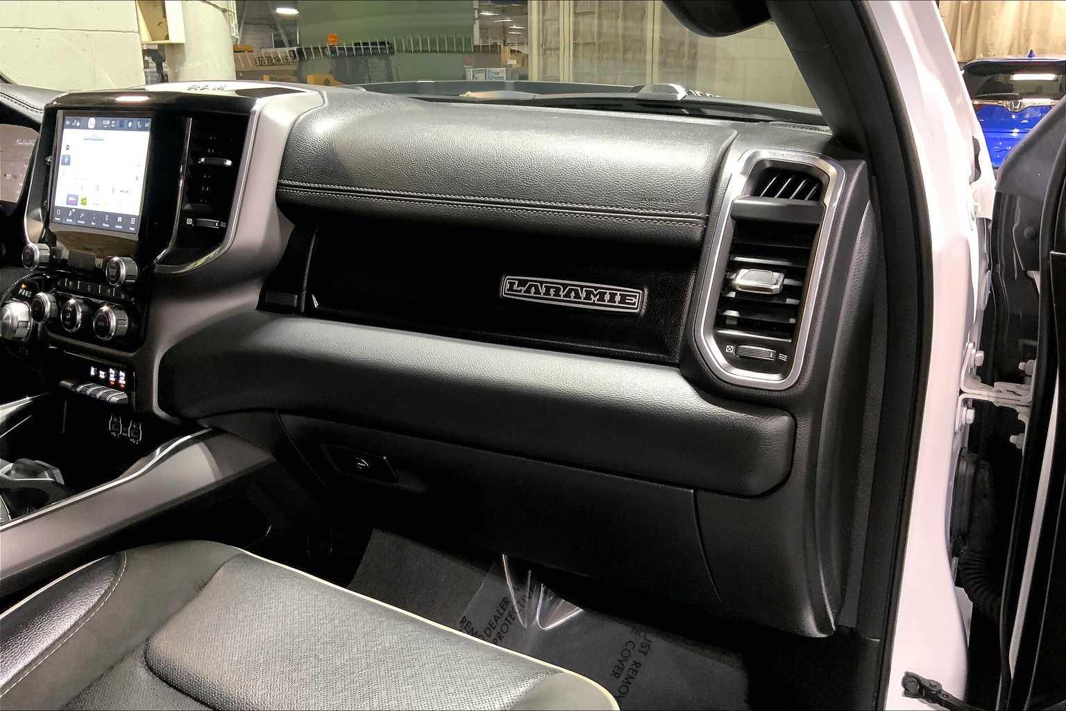 2022 Ram 1500 Laramie photo 13