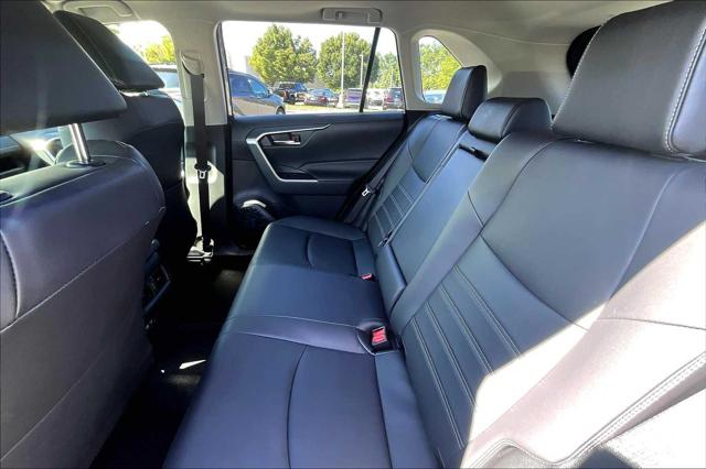2025 Toyota RAV4 Hybrid XLE Premium photo 19