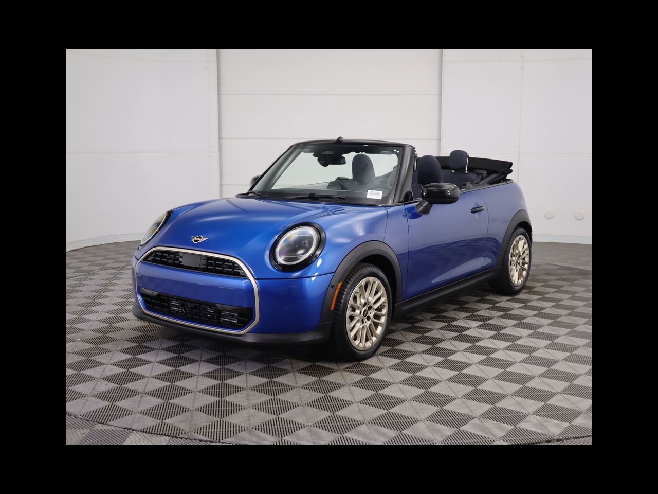 2025 MINI Convertible Base's photo