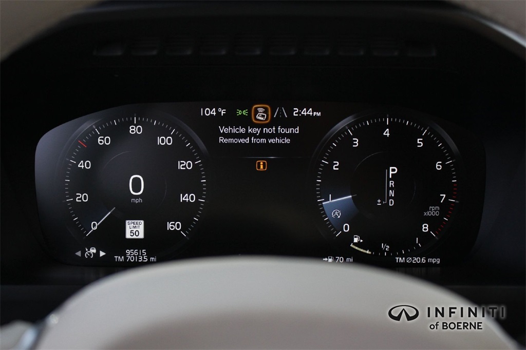 2022 Volvo XC90 Momentum photo 11