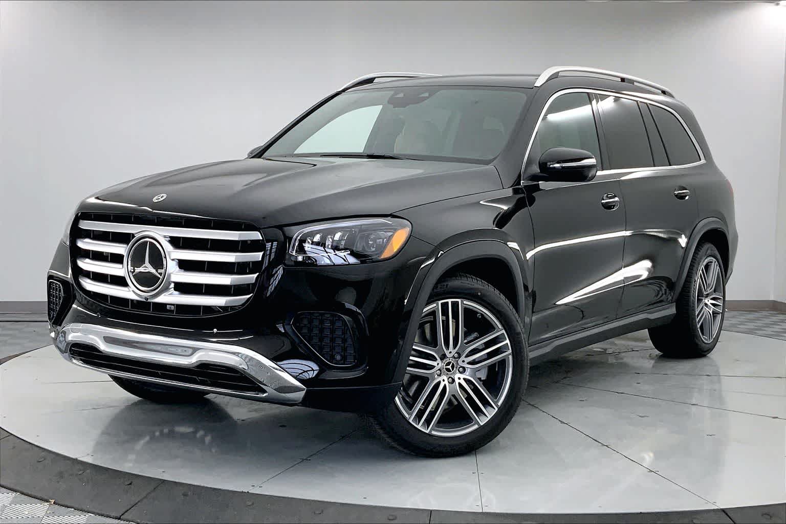 2025 Mercedes-Benz GLS Base's photo