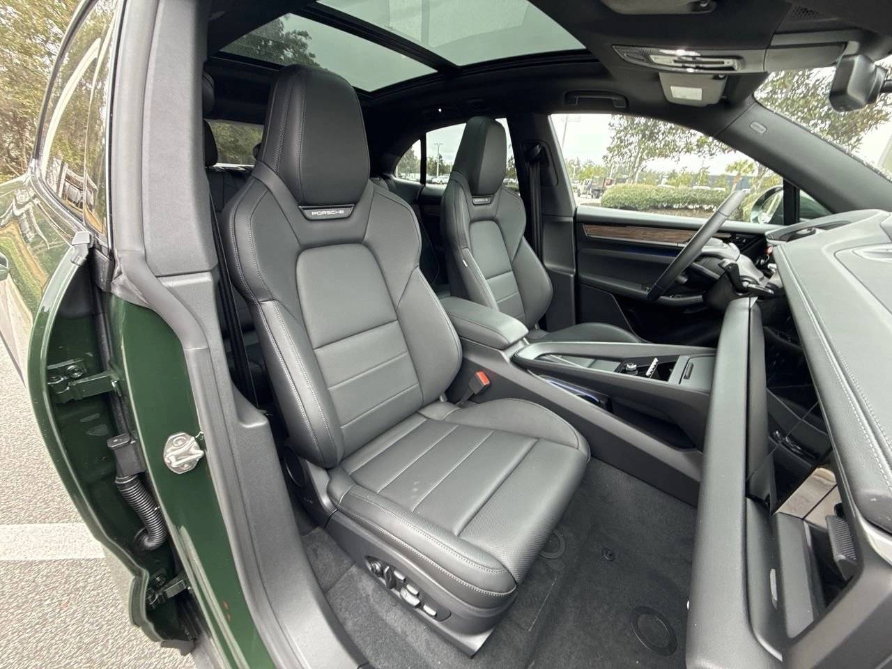 2024 Porsche Macan 4 Electric photo 29