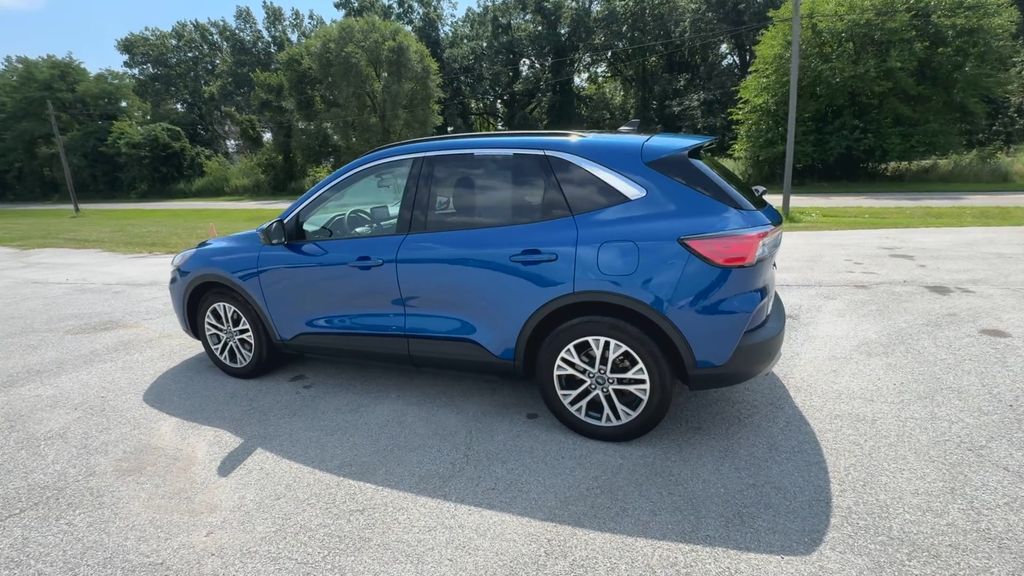2022 Ford Escape SEL photo 4
