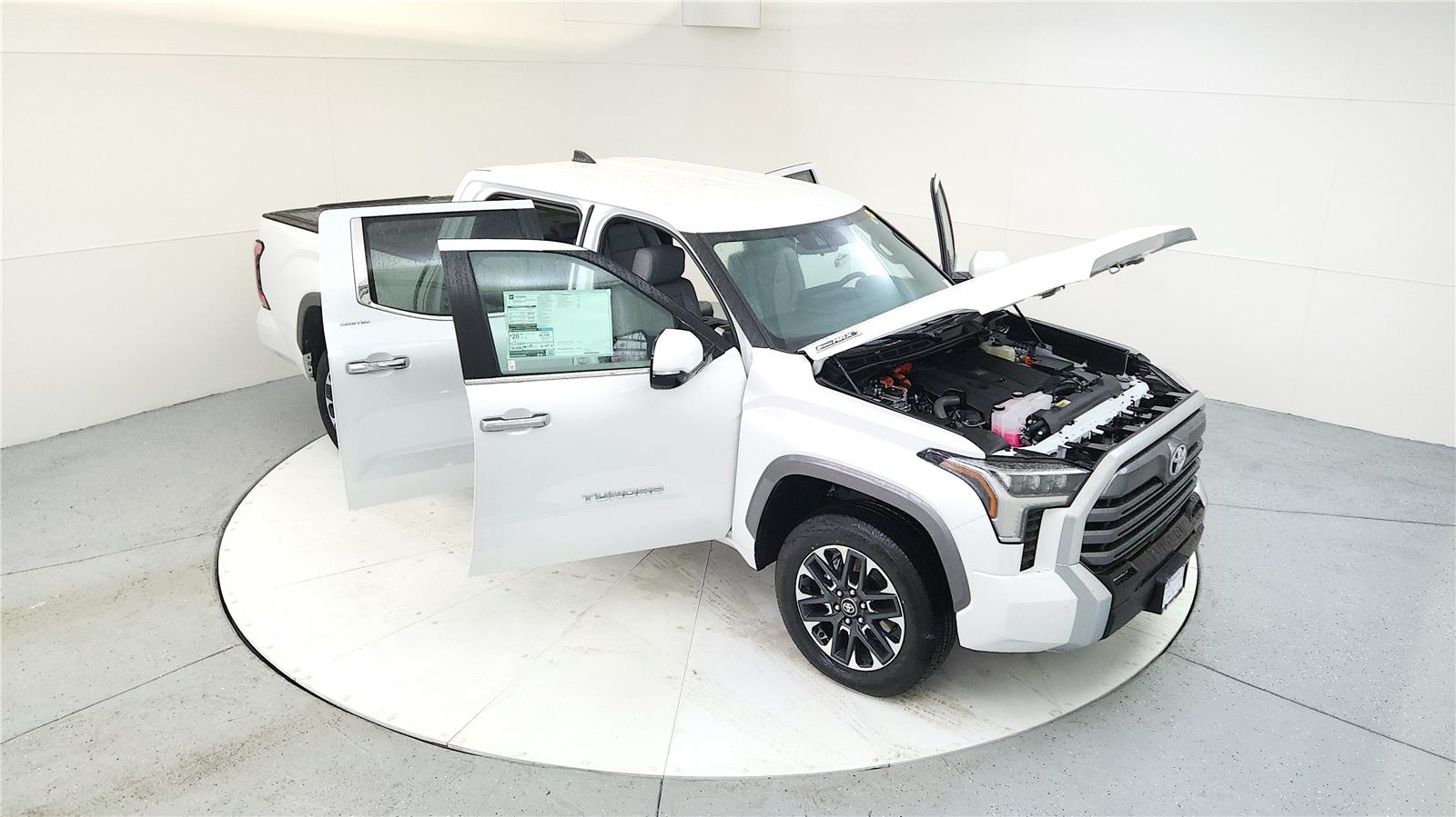 2025 Toyota Tundra Limited CrewMax photo 19