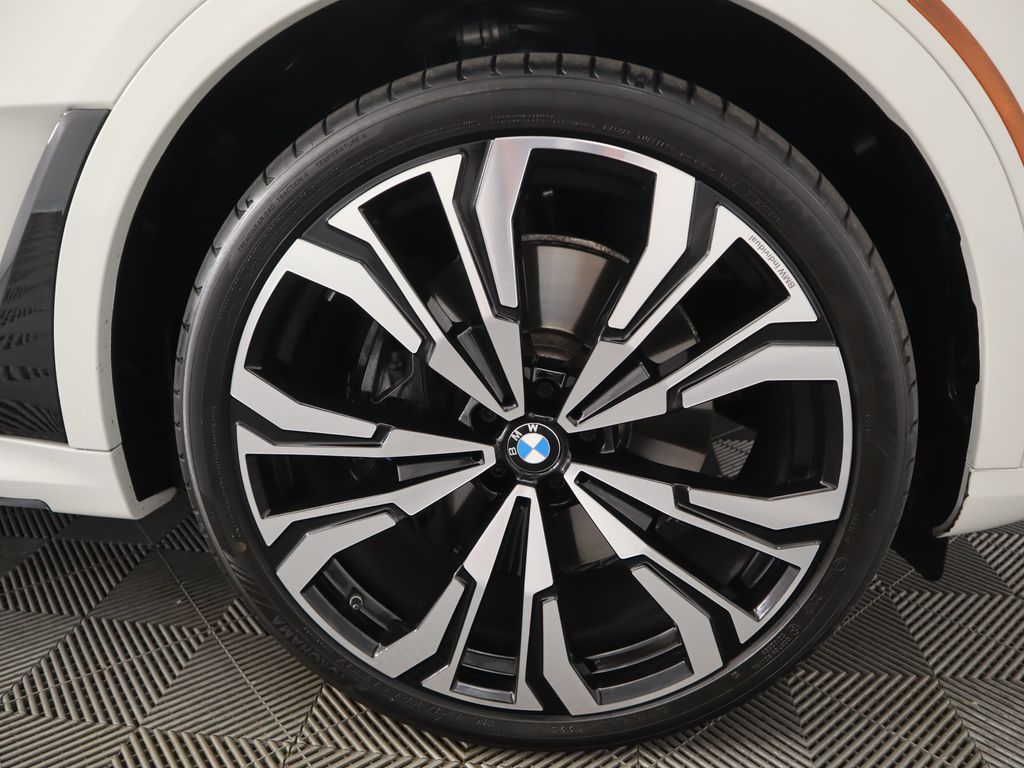 2025 Bmw X7 M60i photo 32