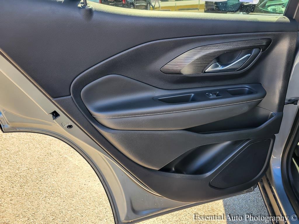 2023 GMC TERRAIN - Image 18