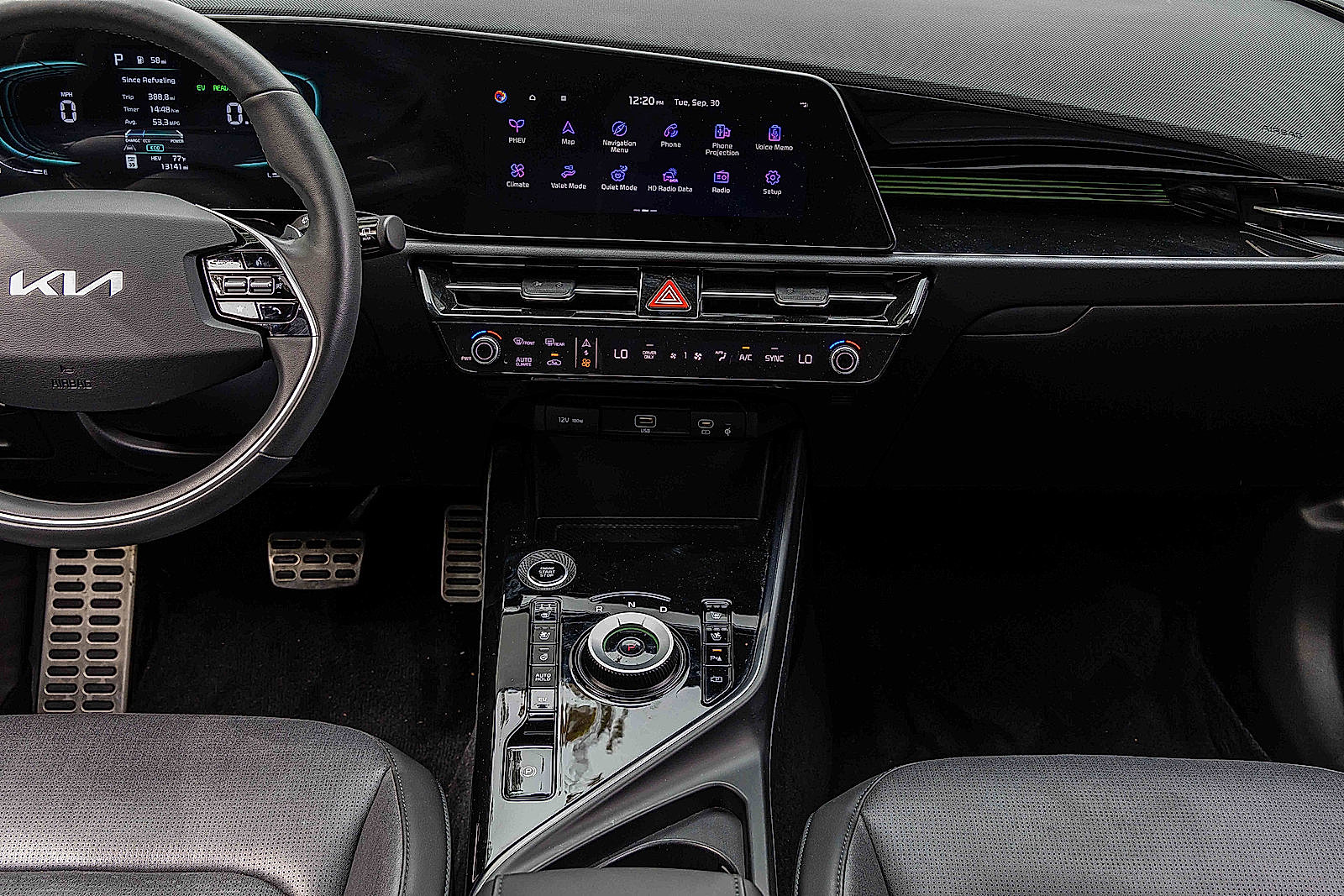 2023 Kia Niro Plug-In Hybrid SX Touring photo 11