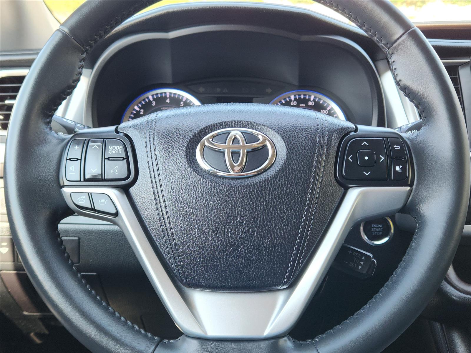 2016 Toyota Highlander Base Hybrid photo 18