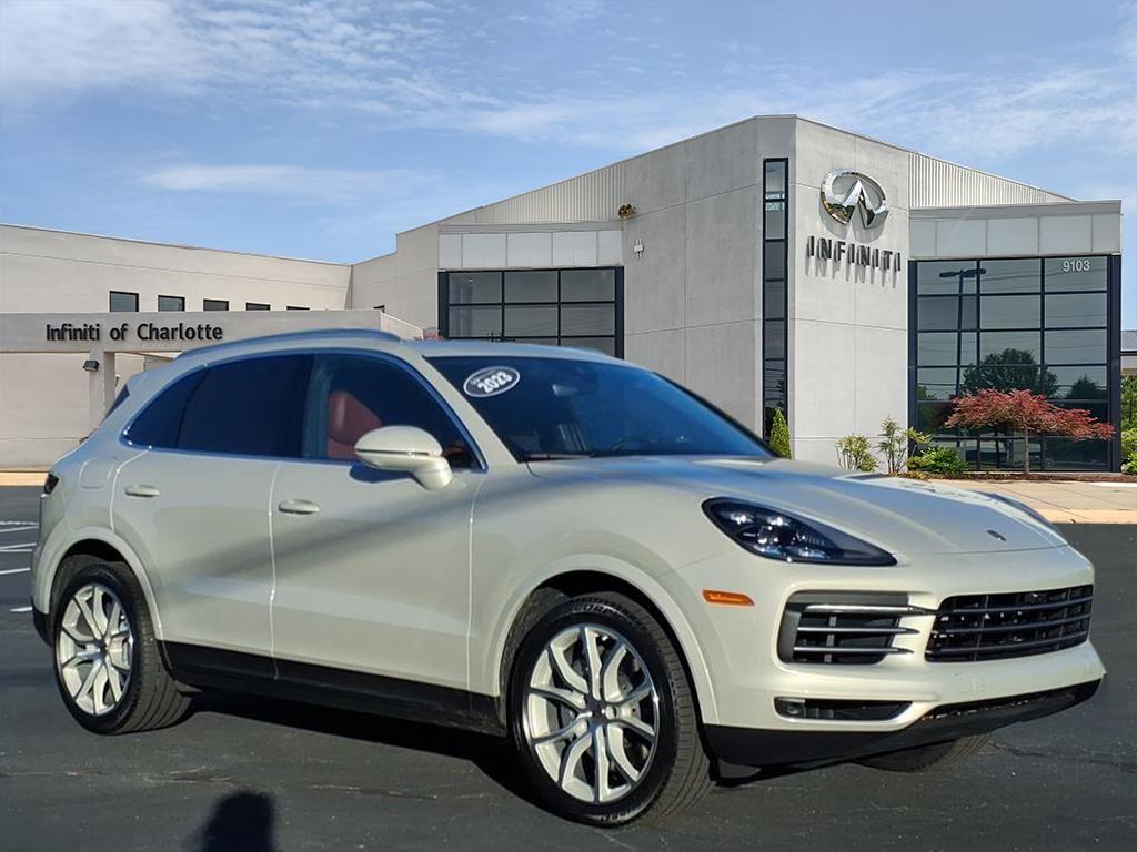 2023 Porsche Cayenne S's photo
