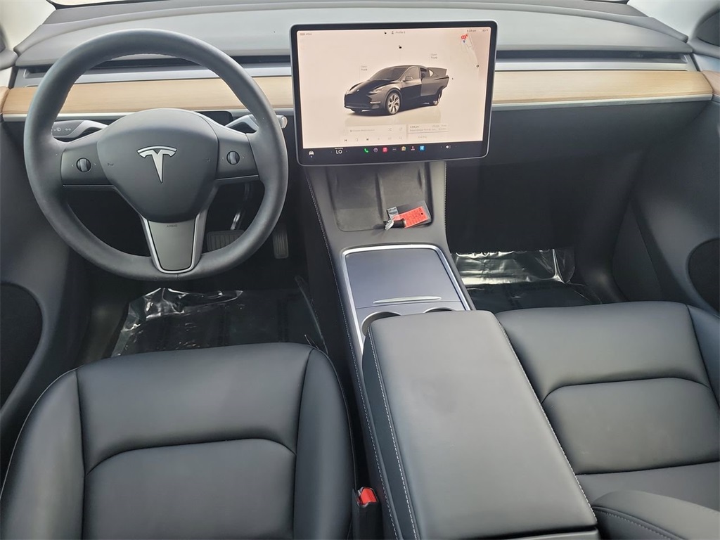 2024 Tesla Model Y Long Range photo 16