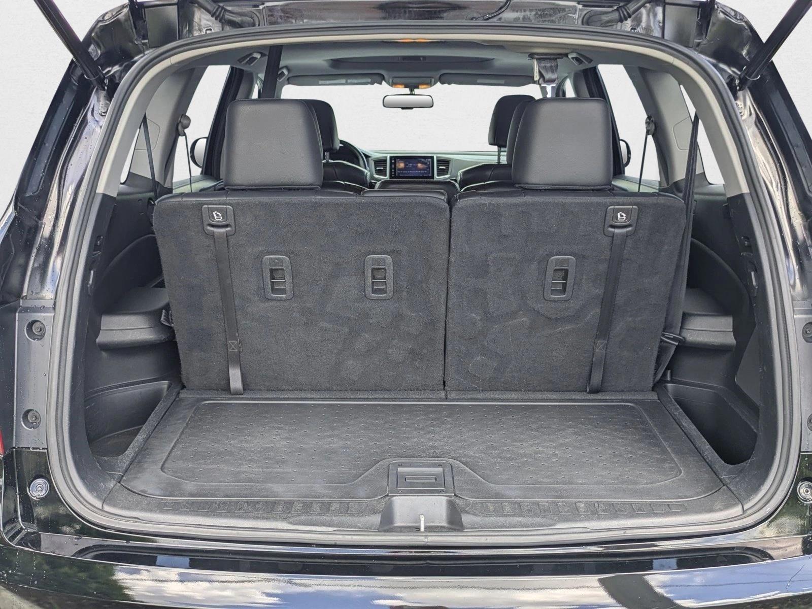 2016 Honda Pilot EX-L photo 16