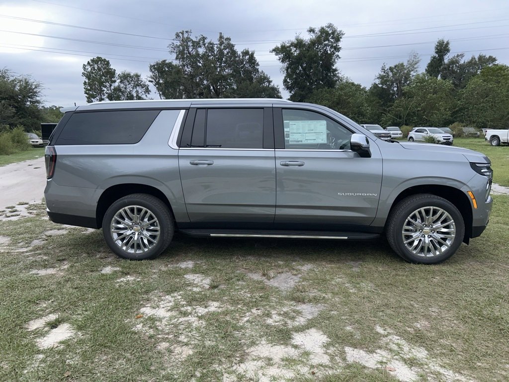 2026 Chevrolet Suburban Premier photo 4