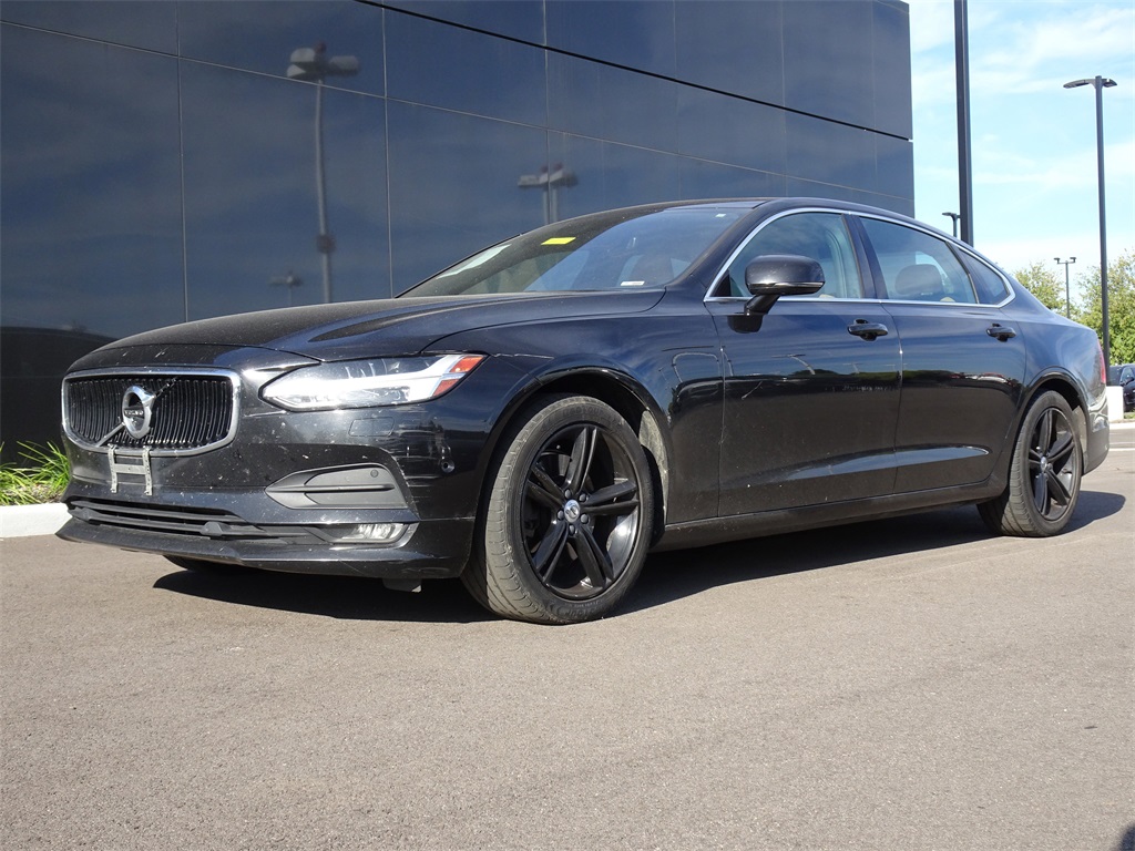 2018 Volvo S90 T5 Momentum photo 2