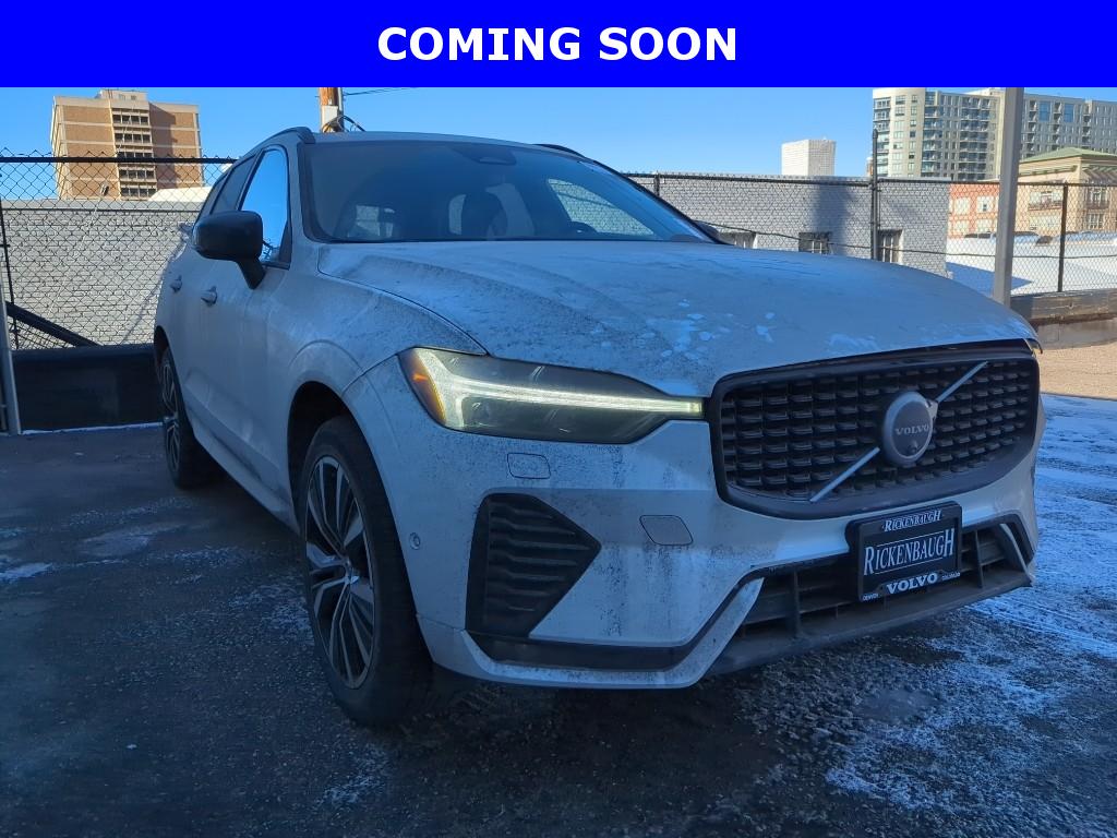 2025 Volvo XC60 Plus's photo