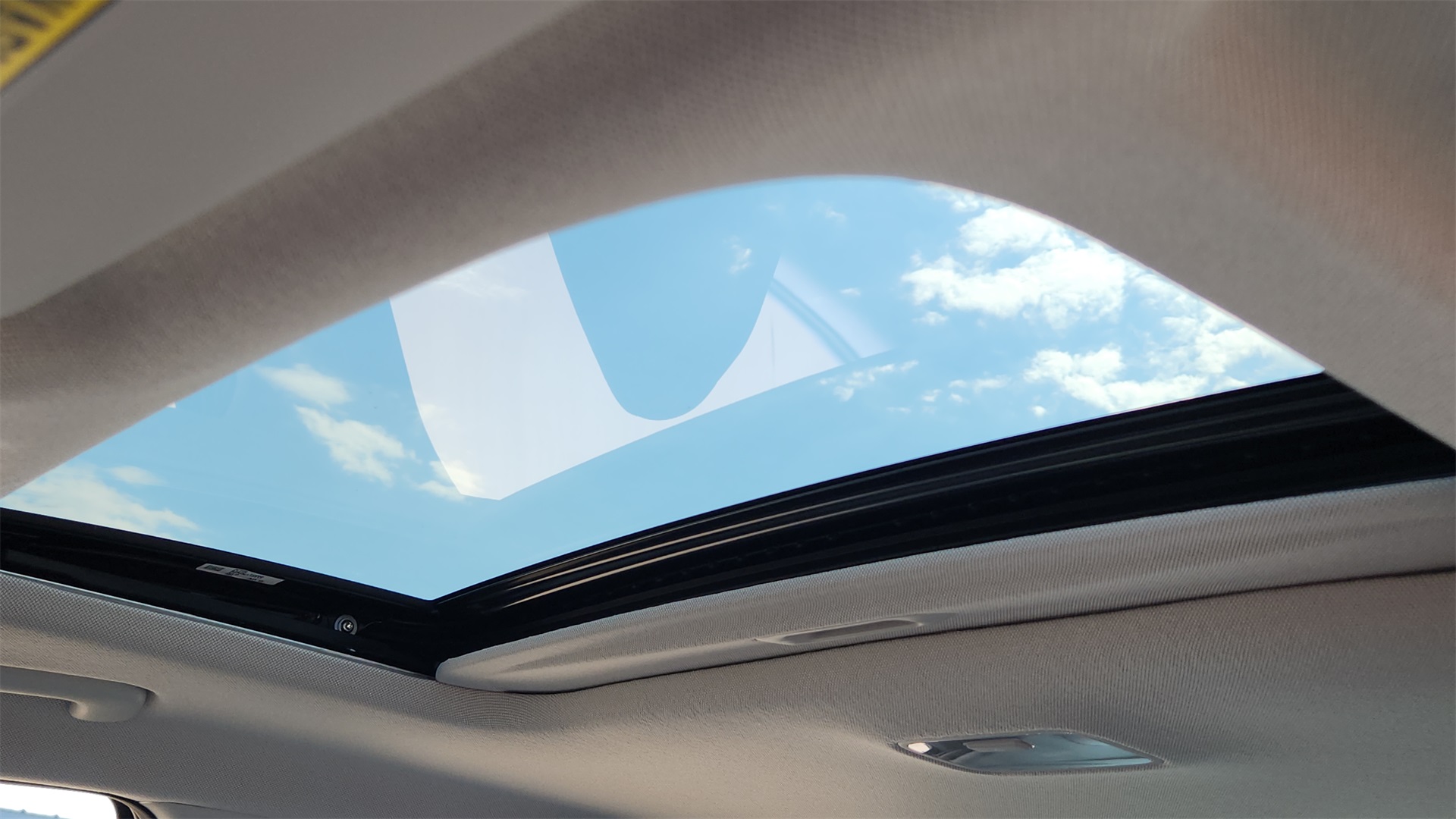 2025 Hyundai Elantra Limited photo 12