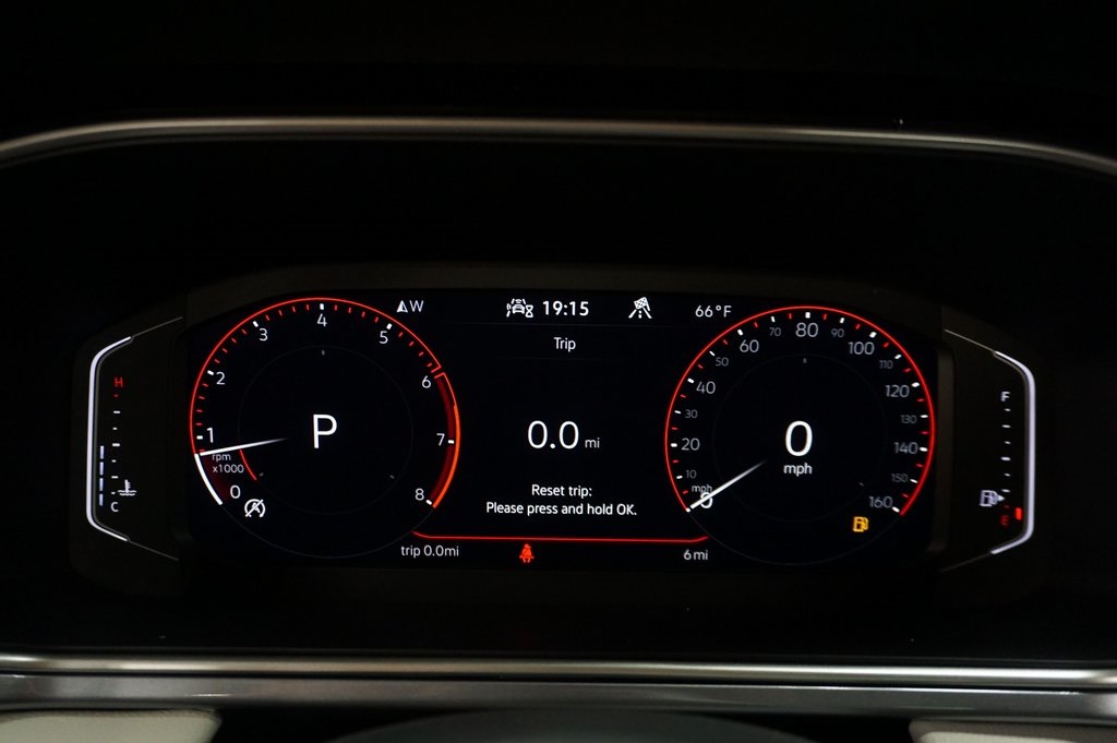 2025 Volkswagen Taos SEL photo 17