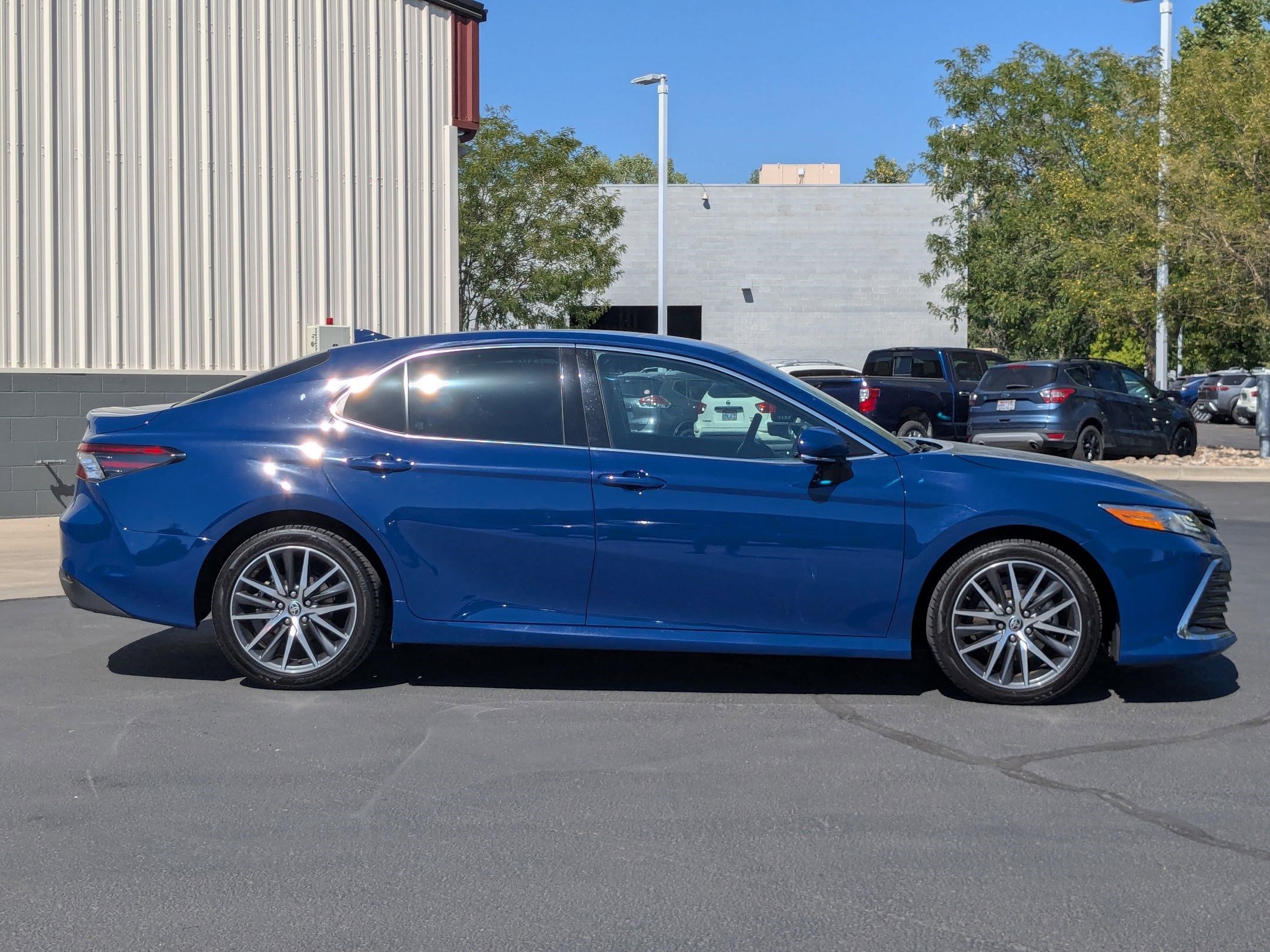 2023 Toyota Camry XLE photo 2
