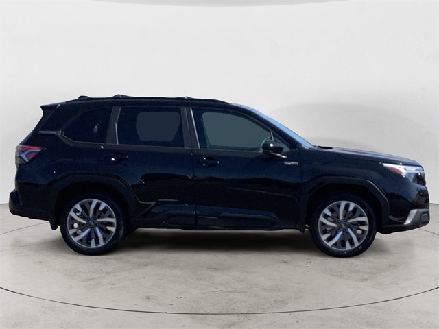 2025 Subaru Forester Touring photo 6