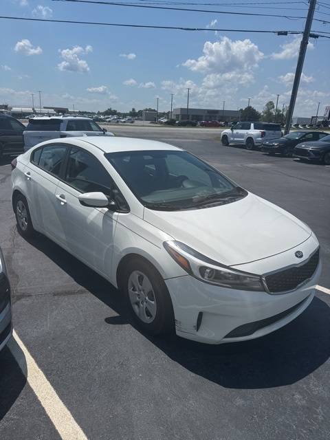 2017 Kia Forte LX Base photo 2
