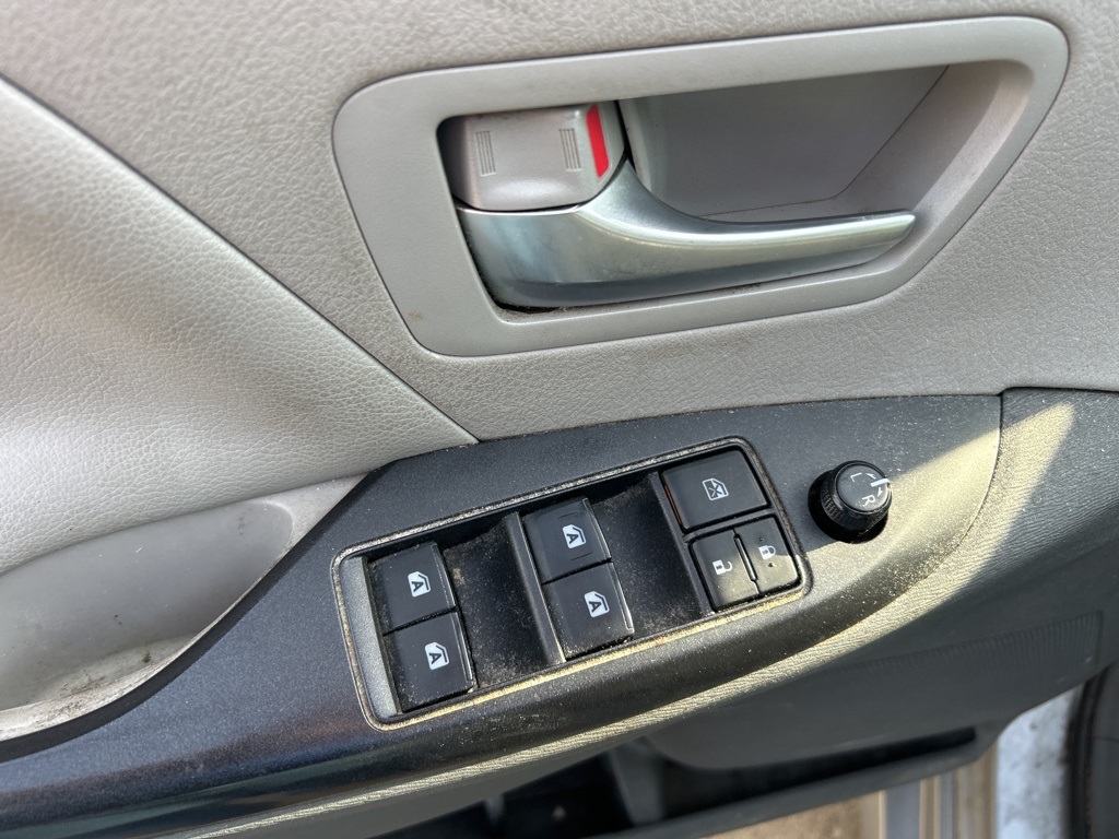 2020 Toyota Sienna LE photo 10